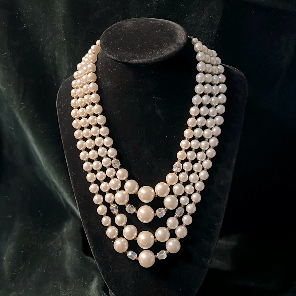 Japanese faux pearl choker